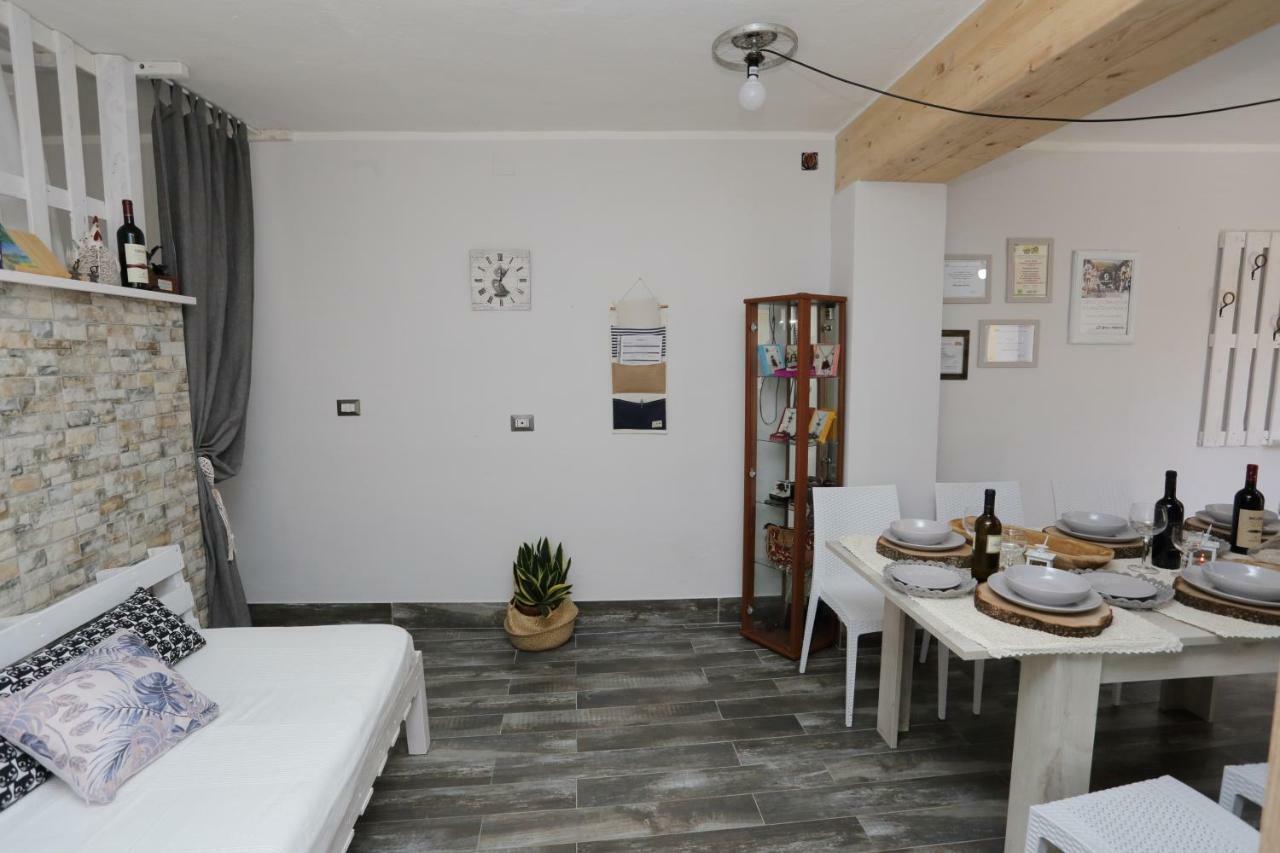 Casa Del Cicloturista Apartment Santadi Екстериор снимка